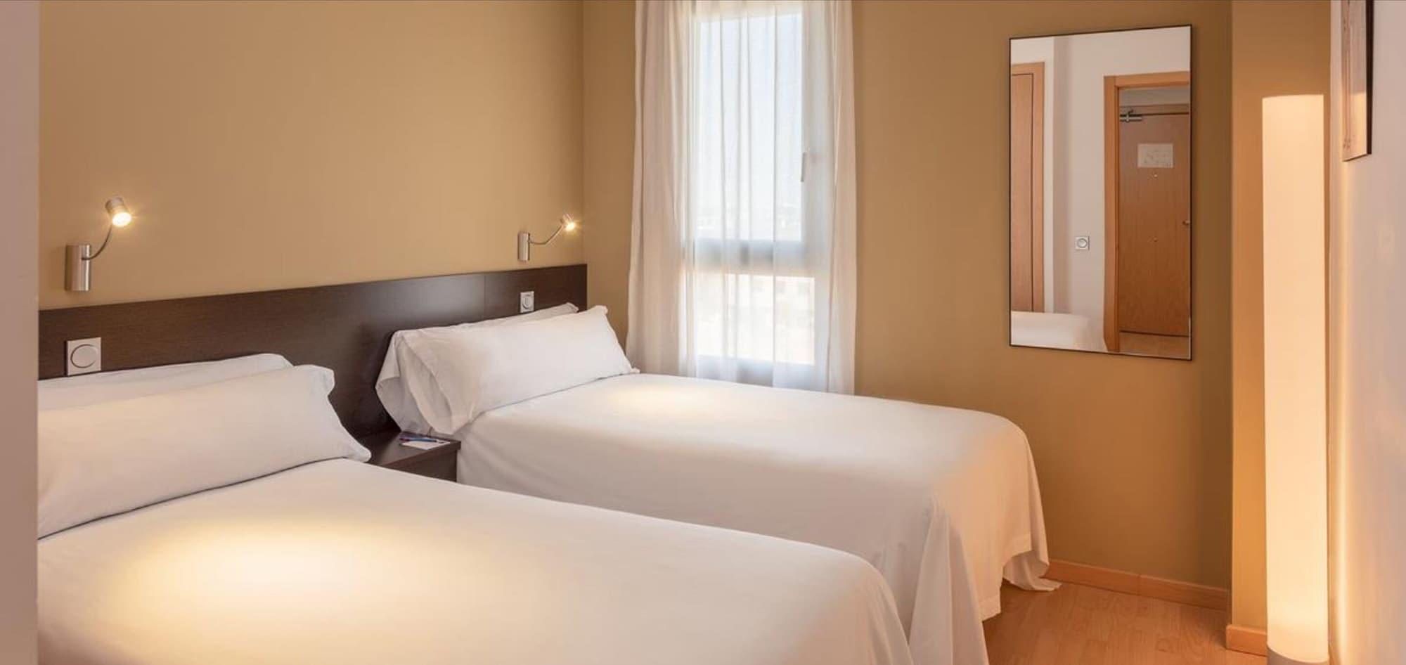 Madrid Airport Suites, Affiliated By Melia Exterior foto
