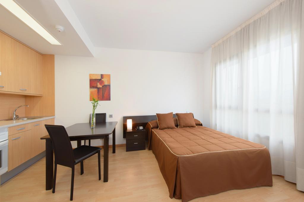 Madrid Airport Suites, Affiliated By Melia Exterior foto