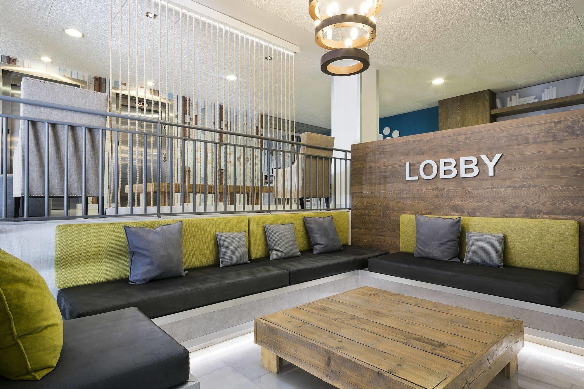 Madrid Airport Suites, Affiliated By Melia Exterior foto