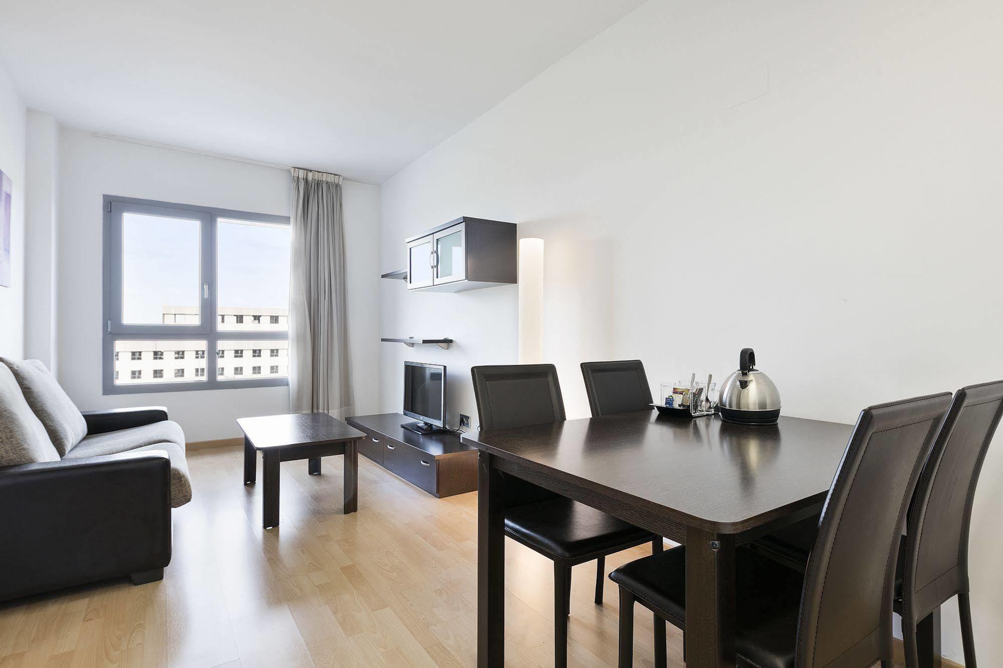 Madrid Airport Suites, Affiliated By Melia Exterior foto