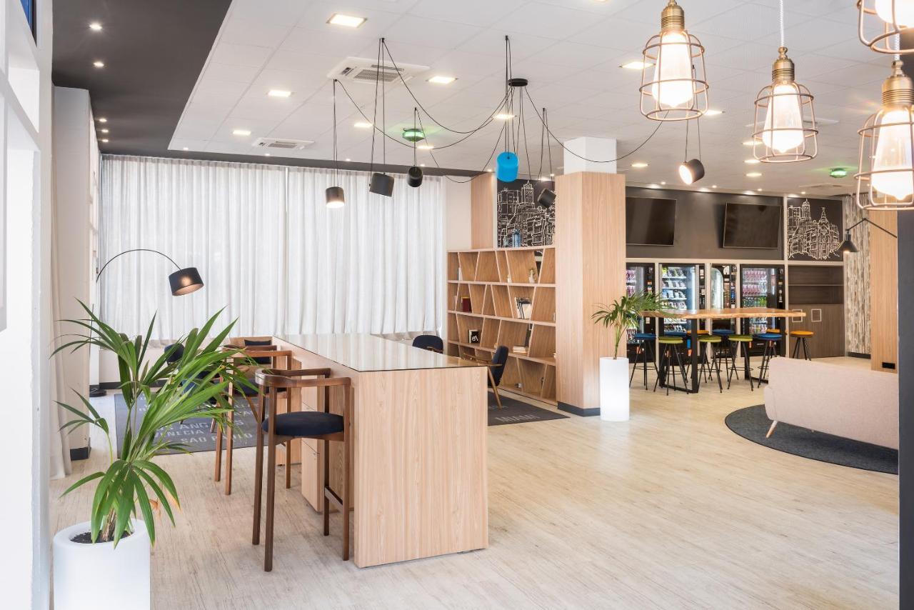 Madrid Airport Suites, Affiliated By Melia Exterior foto