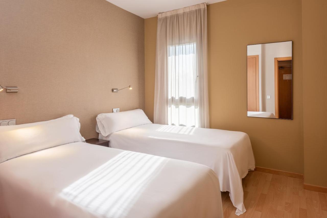 Madrid Airport Suites, Affiliated By Melia Exterior foto