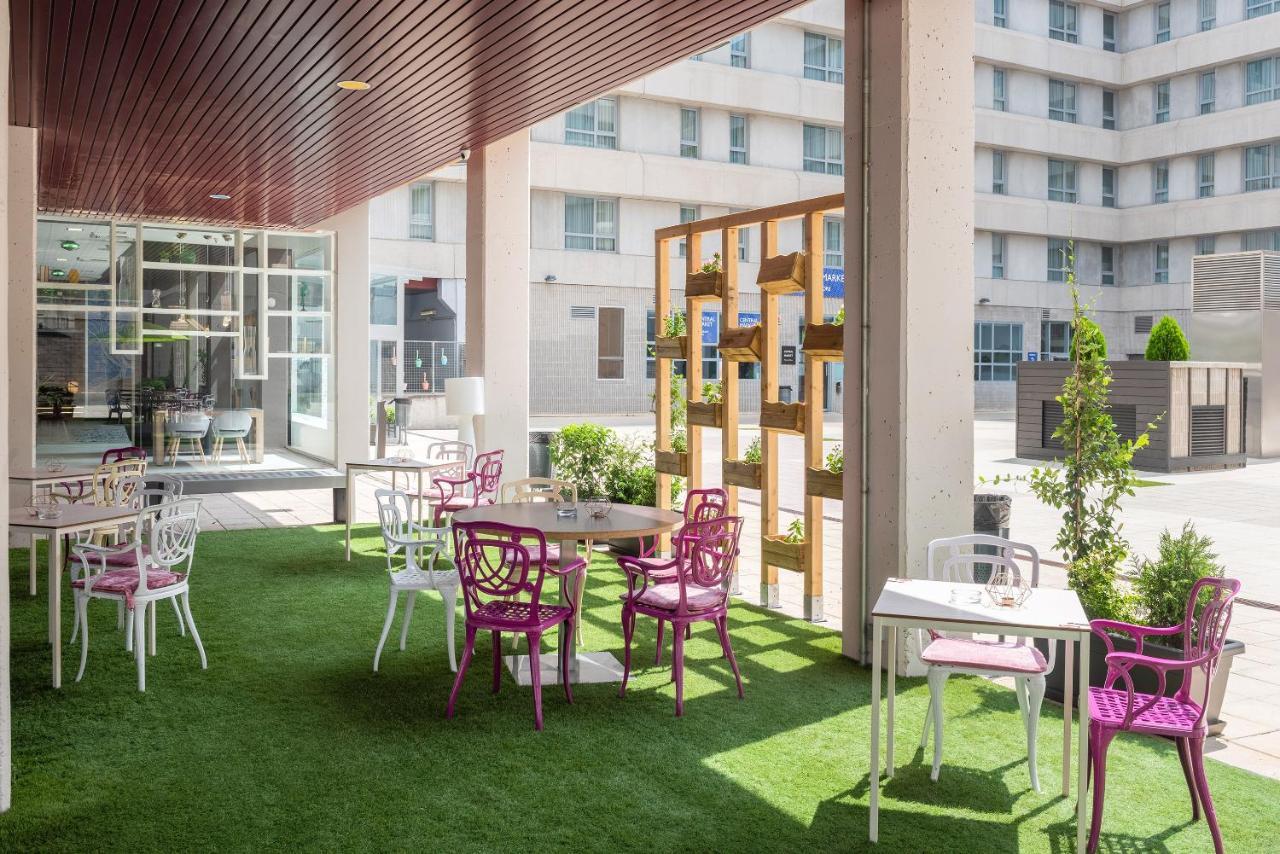 Madrid Airport Suites, Affiliated By Melia Exterior foto